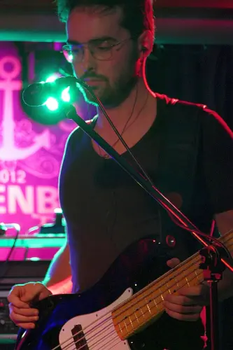 Jonas Fahlke (Bass)