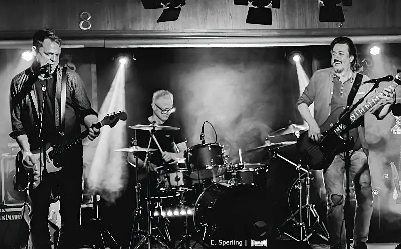 Joris Hering Band, v.l.n.r.: Joris Hering, Michael Felden und AJ Hale - Support vor dem Norman Beaker Trio in der Hafenbar Tegel