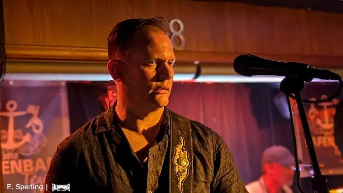 Gitarrist Brent Johnson - Jason Ricci & The Bad Kind in der Hafenbar Tegel Berlin