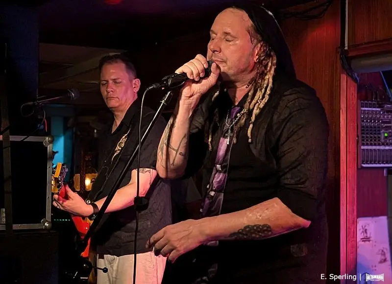 Jason Ricci mit Brent Johnson - Jason Ricci & The Bad Kind in der Hafenbar Tegel Berlin