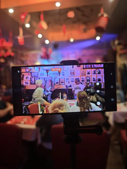 Kalkowski & Schirmer im Berliner Kulturrestaurant Dicke Paula - Foto Tim Hoesmann